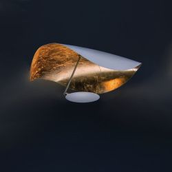 Catellani & Smith Lederam Manta S1 LED-Pendelleuchte-Schirm: Weiß/Blattgold; Stange: Satiniert; Scheibe: Weiß-mit LED (2700K)